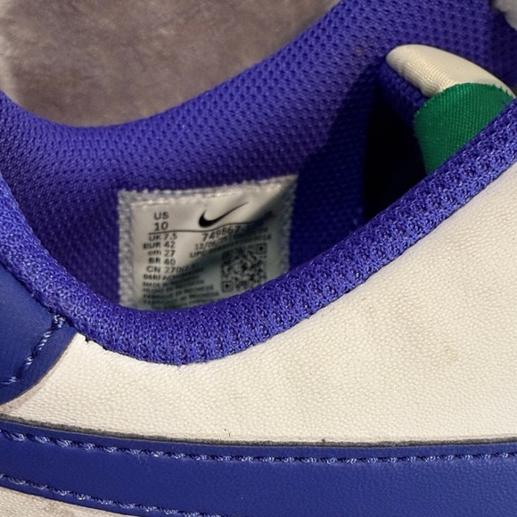 Nike women’s White and Blue Sneakers - Picture 2 of 4